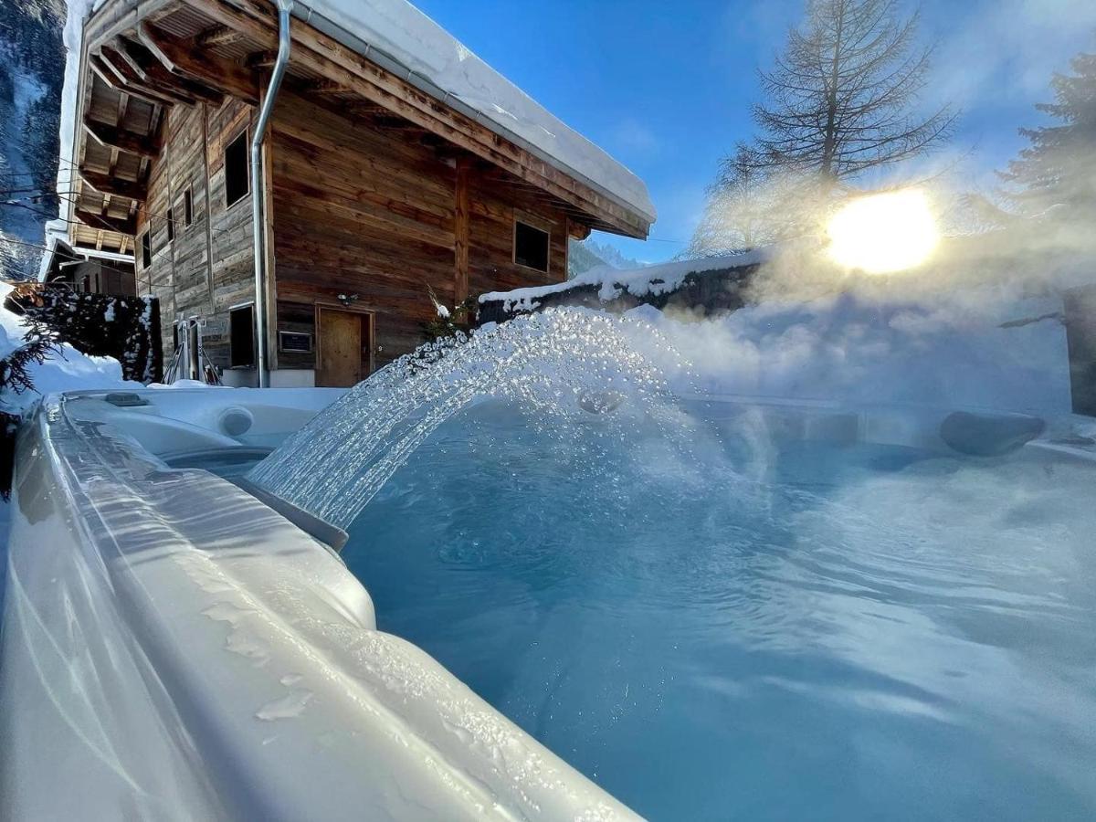 Chalet Le Petit Nicolas, Jacuzzi, Vue Mont Blanc Chamonix Exterior foto