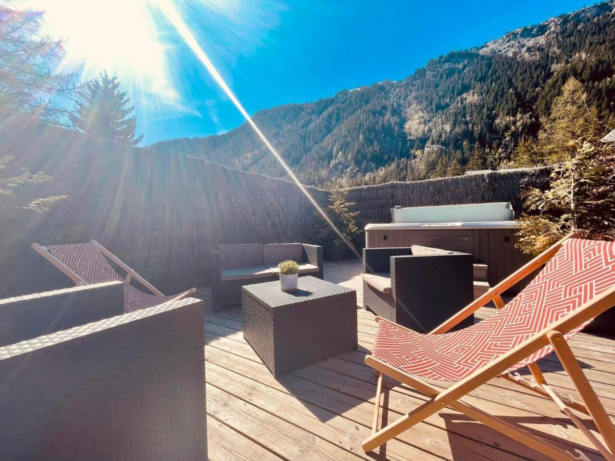 Chalet Le Petit Nicolas, Jacuzzi, Vue Mont Blanc Chamonix Exterior foto